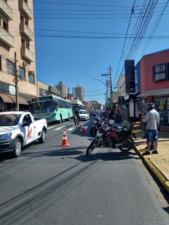 Foto 3 de 4 — PM realiza “operação bloqueio” e aplica dez infrações de trânsito em Araraquara